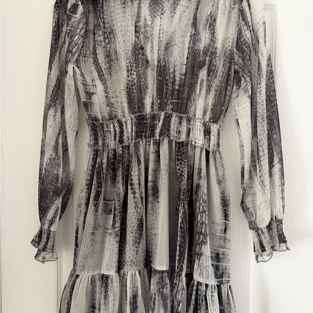 Zara Black and White Long Sleeve Dress